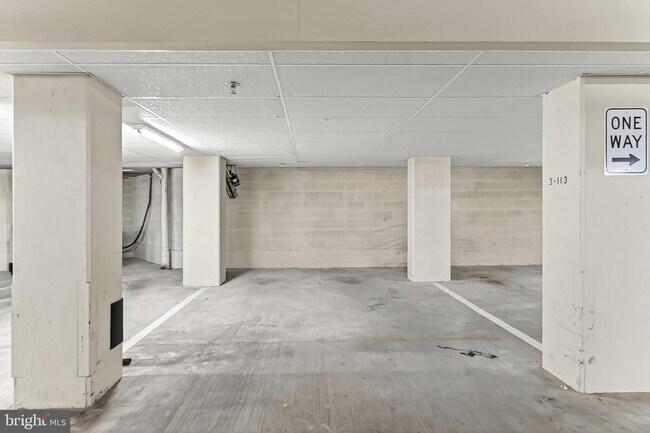 Building Photo - 2151 Jamieson Ave