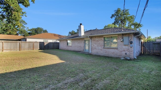 Building Photo - 11110 Holly Hill Ln