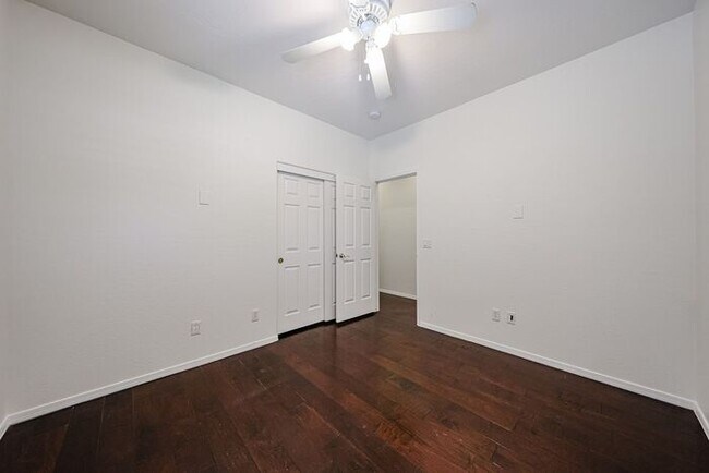 Building Photo - Welcome to this stunning 3-bedroom, 2-bath...