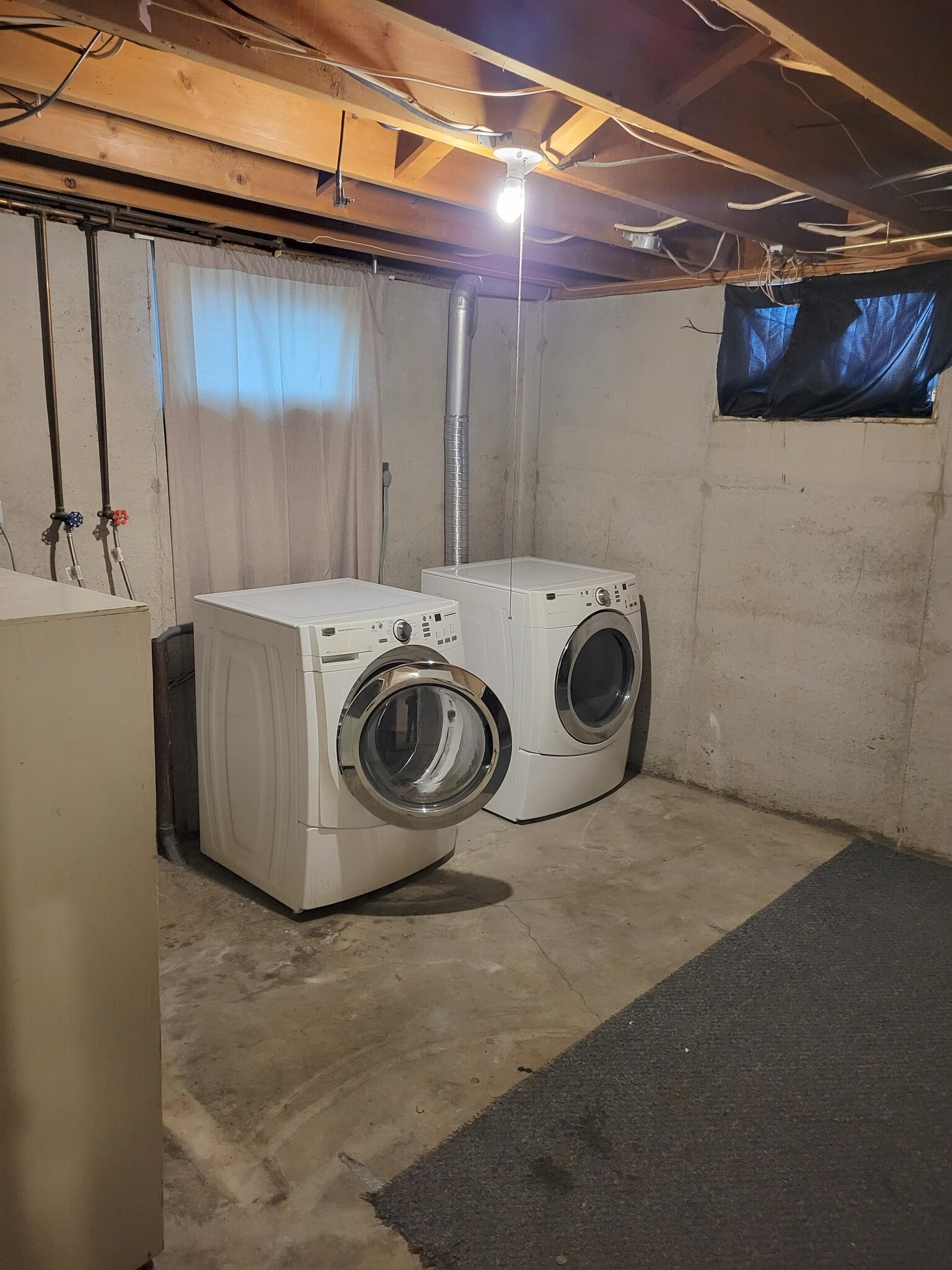 Building Photo - 6042 Adams St