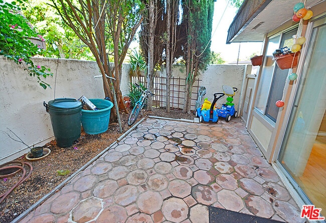 Building Photo - 10051 Valley Circle Blvd