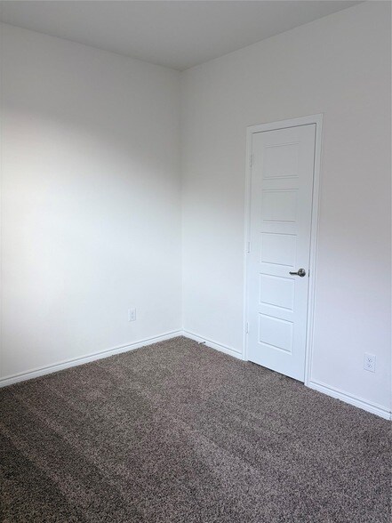 Building Photo - 152 Whitetail Wy