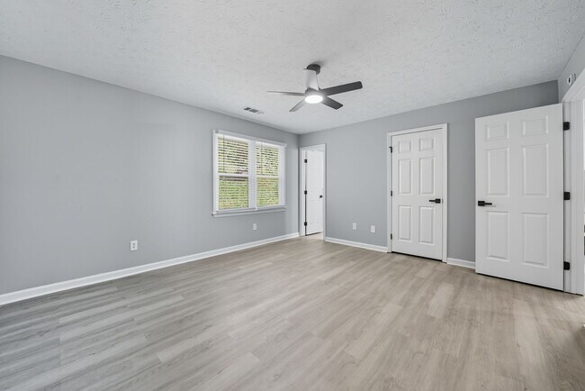 Building Photo - 3198 Booths Ct