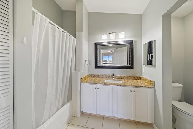 Building Photo - 860 Bella Vista Ct S