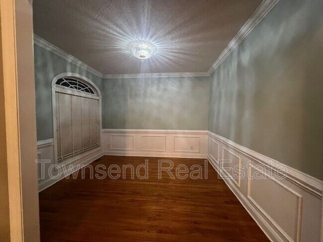 Building Photo - 305 W Summerchase Dr