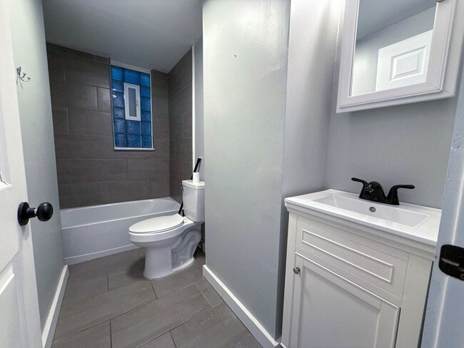 Building Photo - New Rehabbed 3BR Home Near German Village with Spacious Fenced In Yard