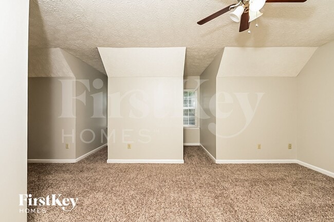 Building Photo - 215 Brooks Dr