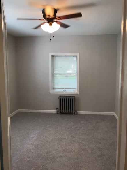 Building Photo - 175 Krams Ave