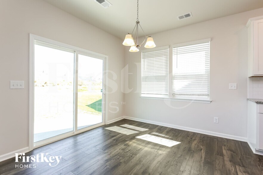 Building Photo - 614 Goldburn Wy