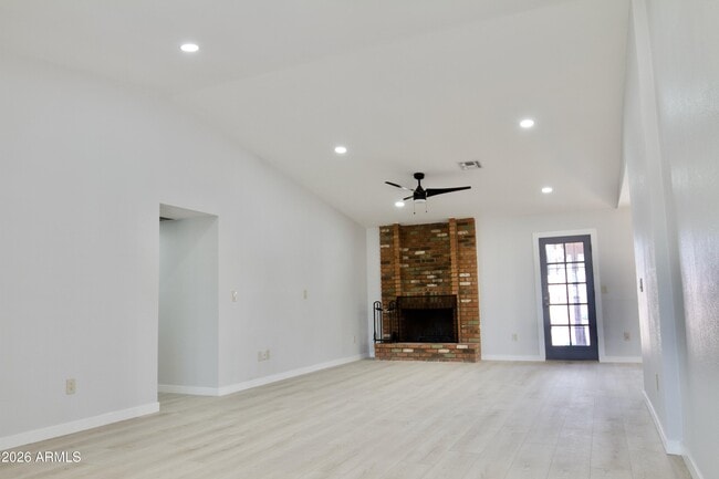 Building Photo - 16801 N 45th Pl