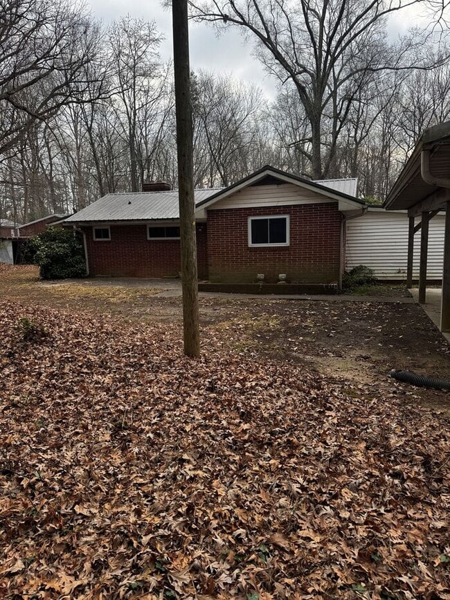 Building Photo - 215 Clark Rd