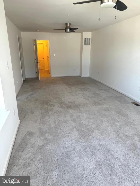 Building Photo - 9610 Eaves Dr