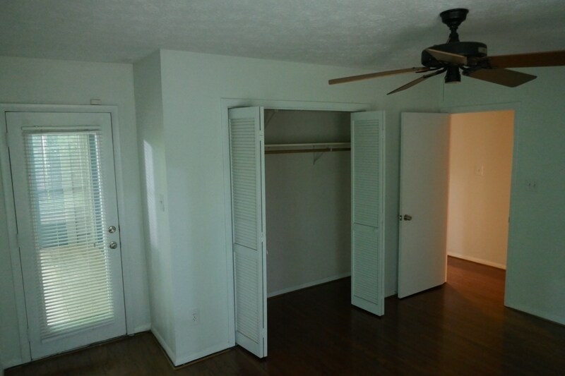 Building Photo - 402 Tuxworth Cir