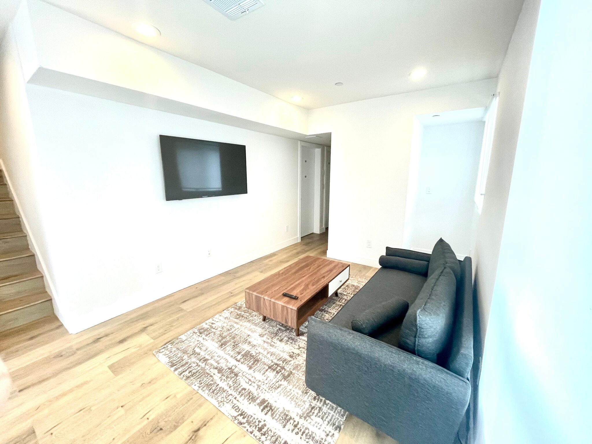 Building Photo - 1543 W 37th Pl