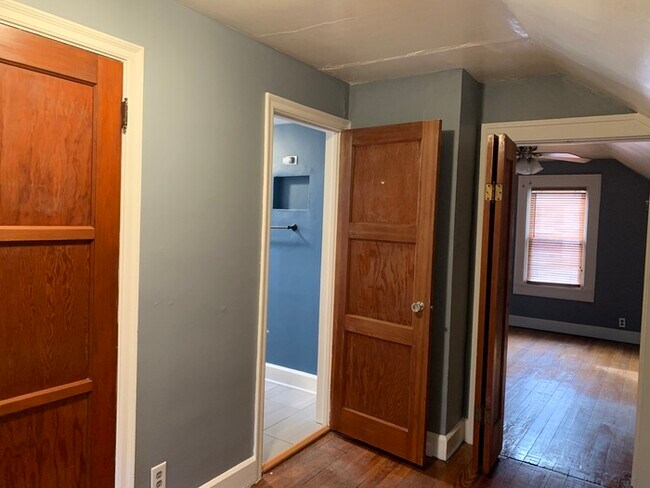 Building Photo - PENDING-Charming & Updated Bungalow in SoBro!