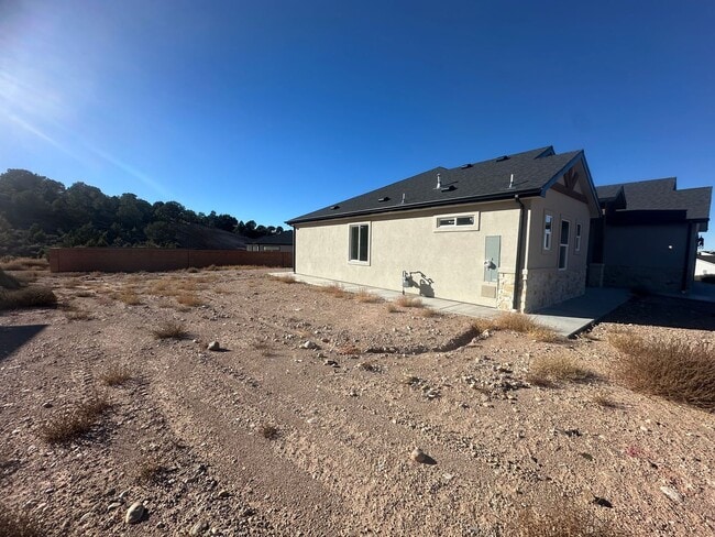 Building Photo - Beautiful New 4 Bedroom Home in Cedar City!