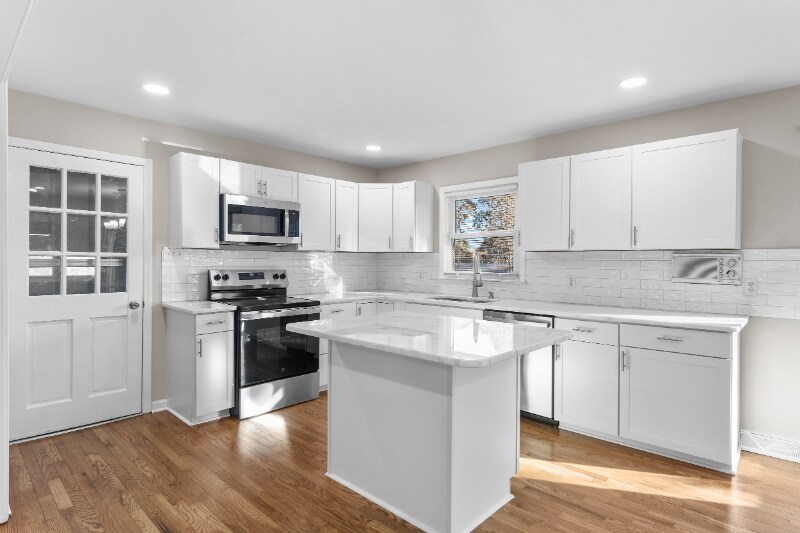 Building Photo - 6201 Hagan-Stone Park Rd