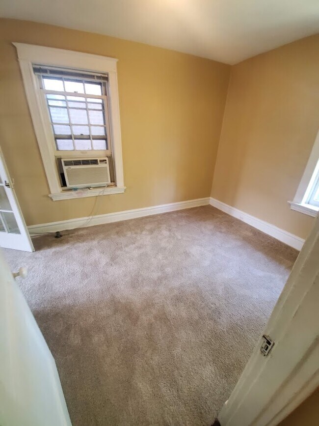 Building Photo - 921 De Mun Ave