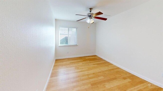 Building Photo - 112 Esparza Ct