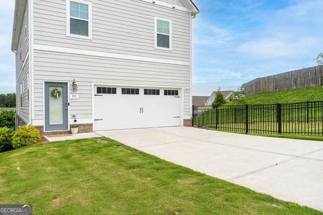 Building Photo - 831 Corsiglia Farm