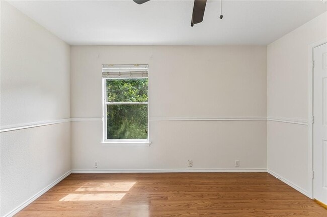 Building Photo - 2372 Paradise Ridge Dr
