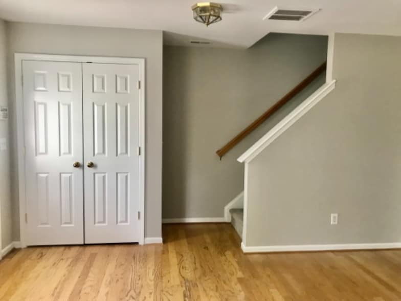 Building Photo - 16213 Peachmont Dr