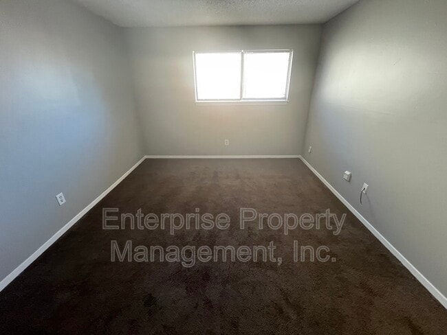 Building Photo - 2827 Sonora Dr