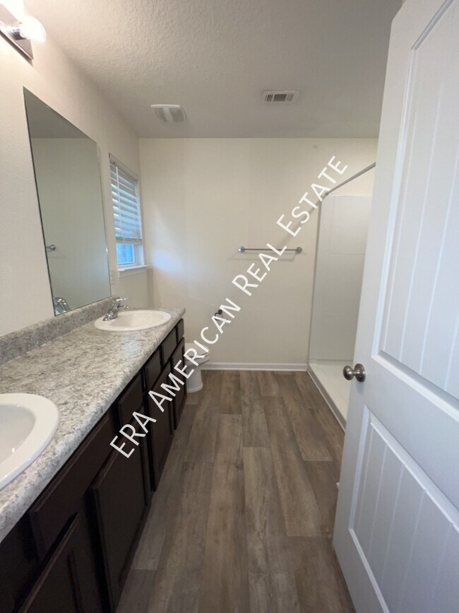 Building Photo - 818 Moorhen Way