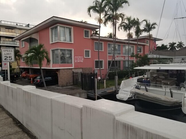 Primary Photo - 2 Isle of Venice Dr
