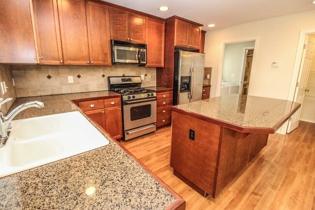 Building Photo - 2303 195th Pl SE