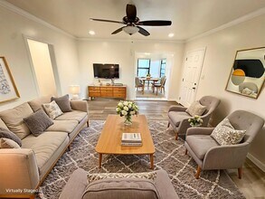 Building Photo - Updated 3 bed 2 bath duplex in Temple City