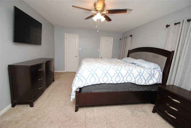 Building Photo - 8319 Greys Ln