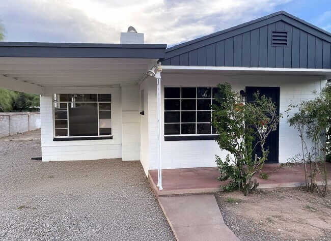 Building Photo - 5609 E Pima St