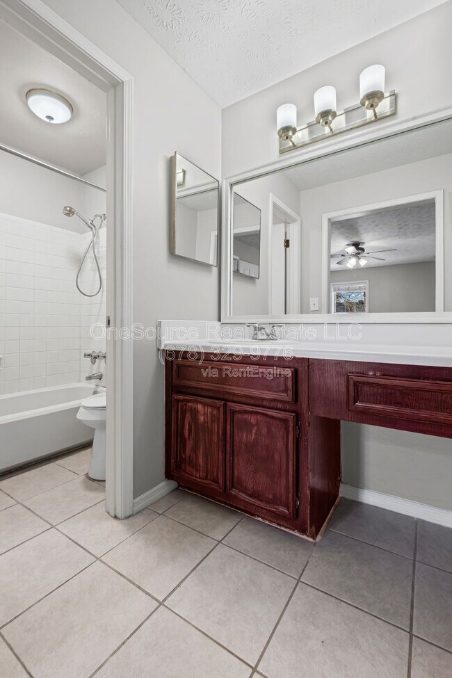 Building Photo - 907 Augusta Dr