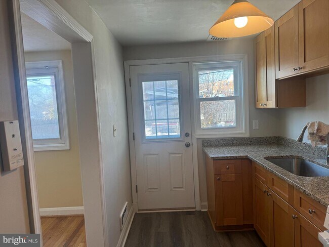 Building Photo - 7442 Forrest Ave