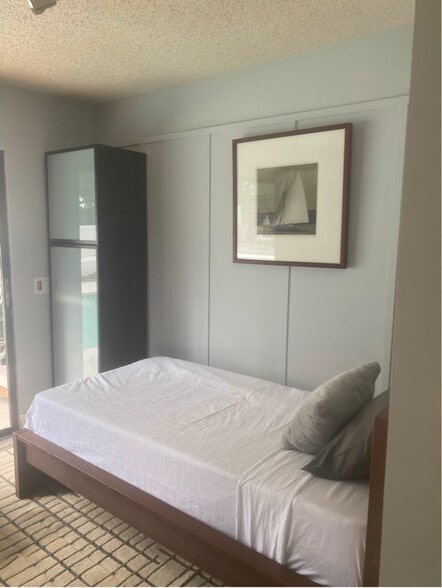 Building Photo - 2156 Wisteria St