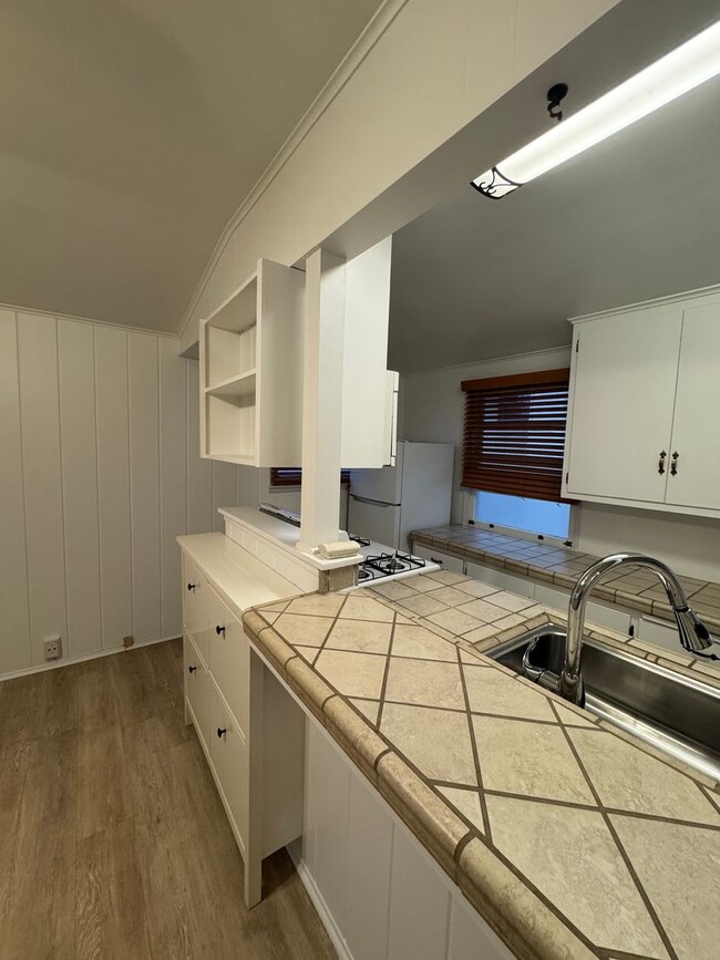 Building Photo - Charming studio apartment in the heart of ...