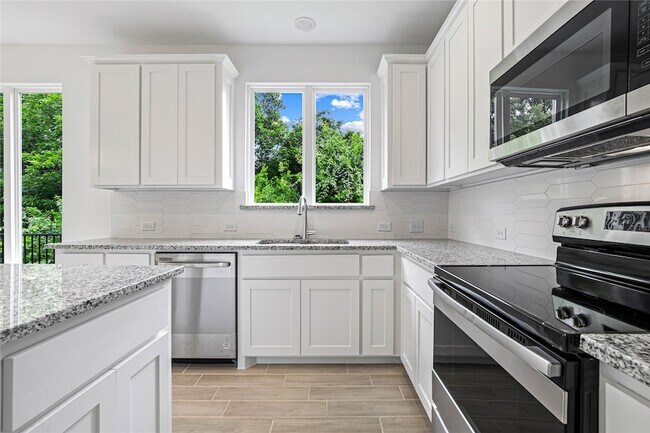 Building Photo - 321 Oakbend Dr