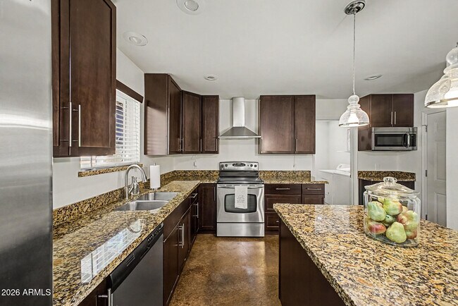 Building Photo - 29 E Foothill Dr