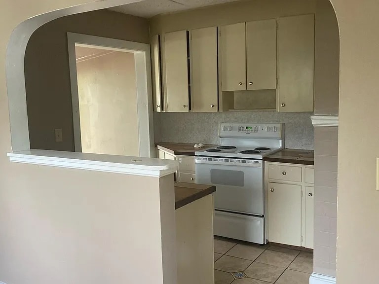 Primary Photo - 2053 Monroe St