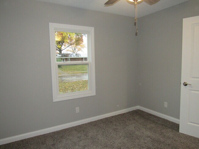 Building Photo - 240 5th St E