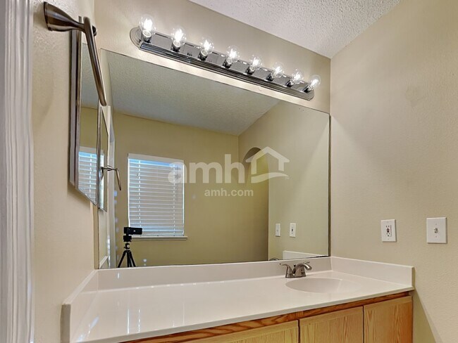 Building Photo - 24746 Mary Beth Ct