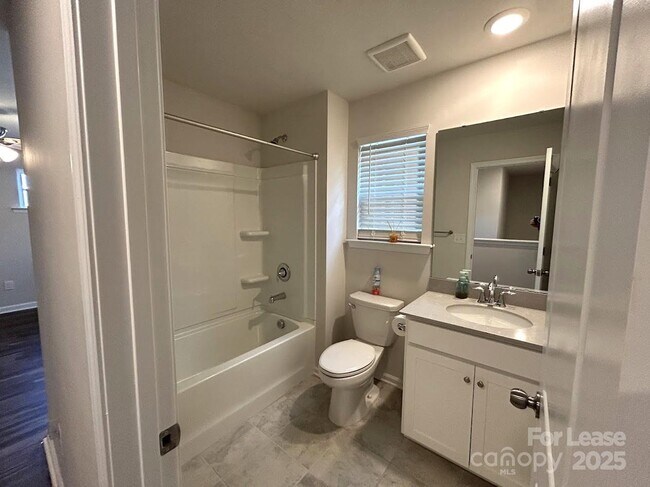 Building Photo - 1004 Whipcord Dr