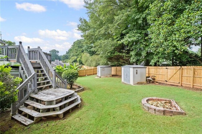 Building Photo - 2680 Nicholas Ct NE