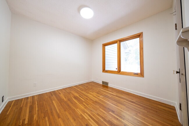 Building Photo - 14510 Gleason Lake Dr
