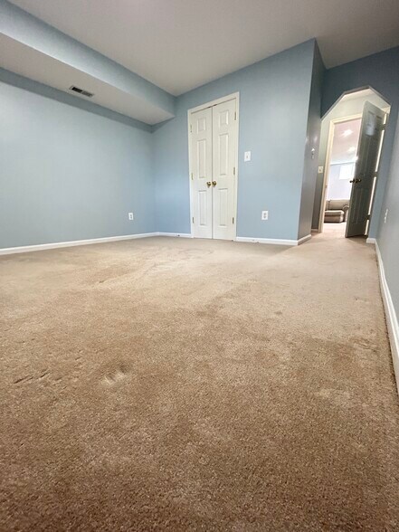 Building Photo - 6256 Willowfield Way