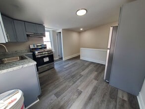 Building Photo - 420 N 4th St