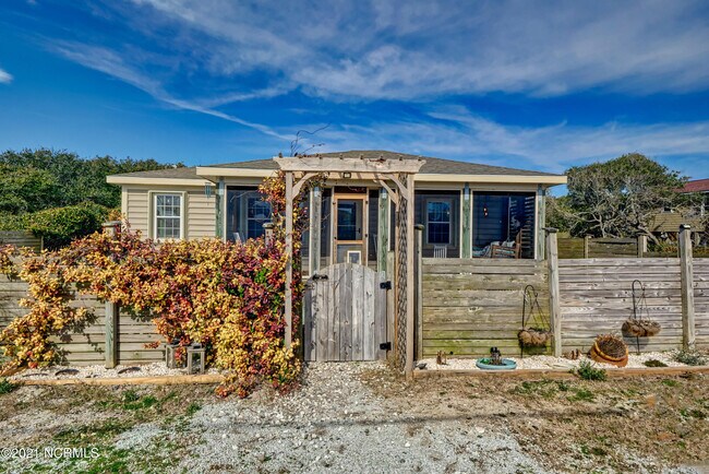 Primary Photo - 2681 Island Dr