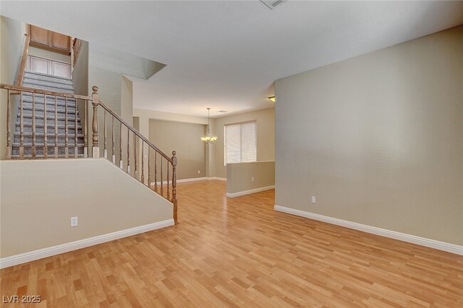 Building Photo - 1005 Roaring River Ave