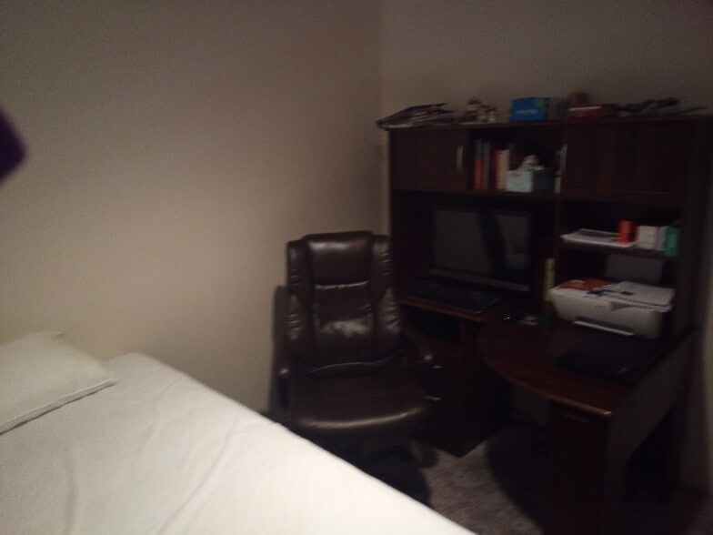 Building Photo - 233 Old Fort Rd